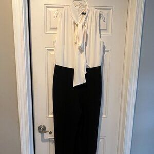 White House Black Market: Black and White Jumper. Size: US10